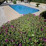 Modern 3 Bedroom Villa, Pool And Close To Golf Course ヴィラ パ フォス