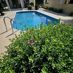 Modern 3 Bedroom Villa, Pool And Close To Golf Course パ フォス
