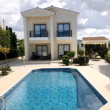 Modern 3 Bedroom Villa, Pool And Close To Golf Course *