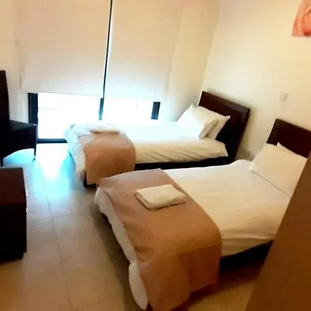 Modern 3 Bedroom Villa, Pool And Close To Golf Course Vilă Paphos