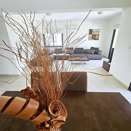 Modern 3 Bedroom Villa, Pool And Close To Golf Course * Paphos