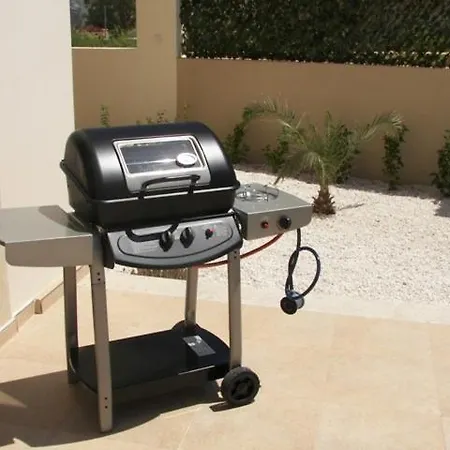 Modern 3 Bedroom Villa, Pool And Close To Golf Course Paphos