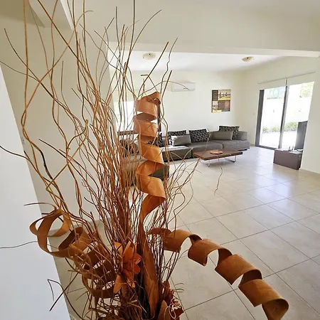 Villa Modern 3 Bedroom Villa, Pool And Close To Golf Course Paphos