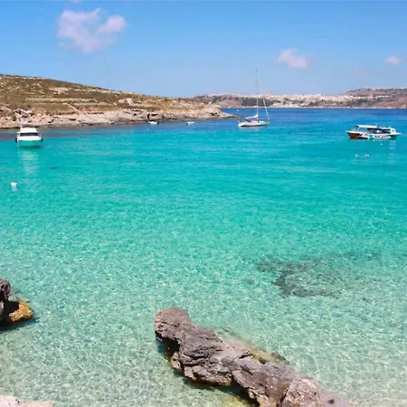 Modern 3 Bedroom Villa, Pool And Close To Golf Course *