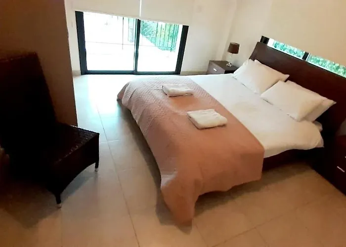 Modern 3 Bedroom Villa, Pool And Close To Golf Course Villa