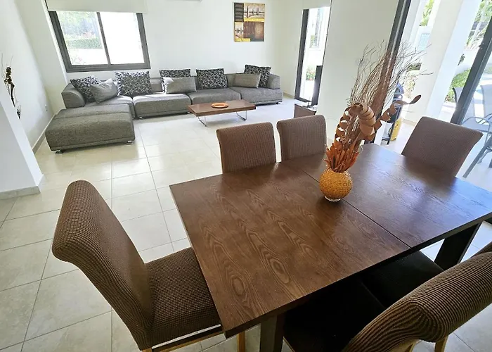 Вилла Modern 3 Bedroom Villa, Pool And Close To Golf Course