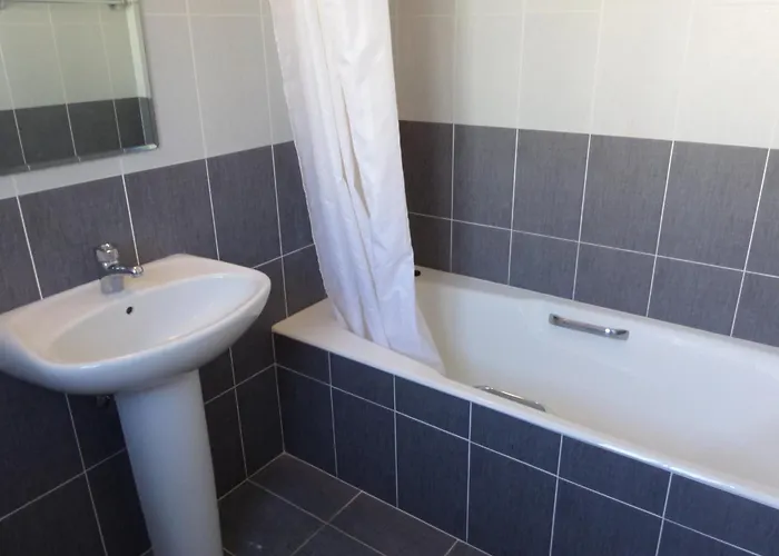 Вилла Modern 3 Bedroom Villa, Pool And Close To Golf Course Пафос