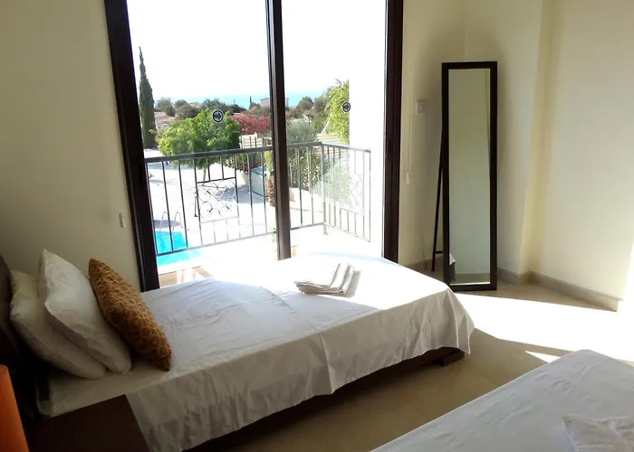 Villa Modern 3 Bedroom Villa, Pool And Close To Golf Course *