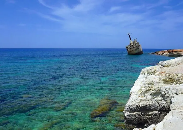 Вилла Modern 3 Bedroom Villa, Pool And Close To Golf Course Пафос