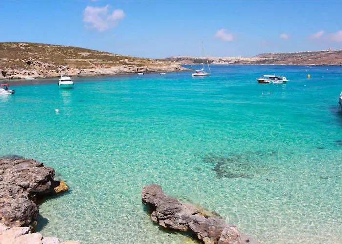 Modern 3 Bedroom Villa, Pool And Close To Golf Course *